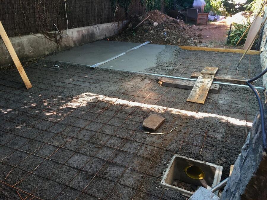 Red Stone Crazy Paving — Apex Azur project photograph 1